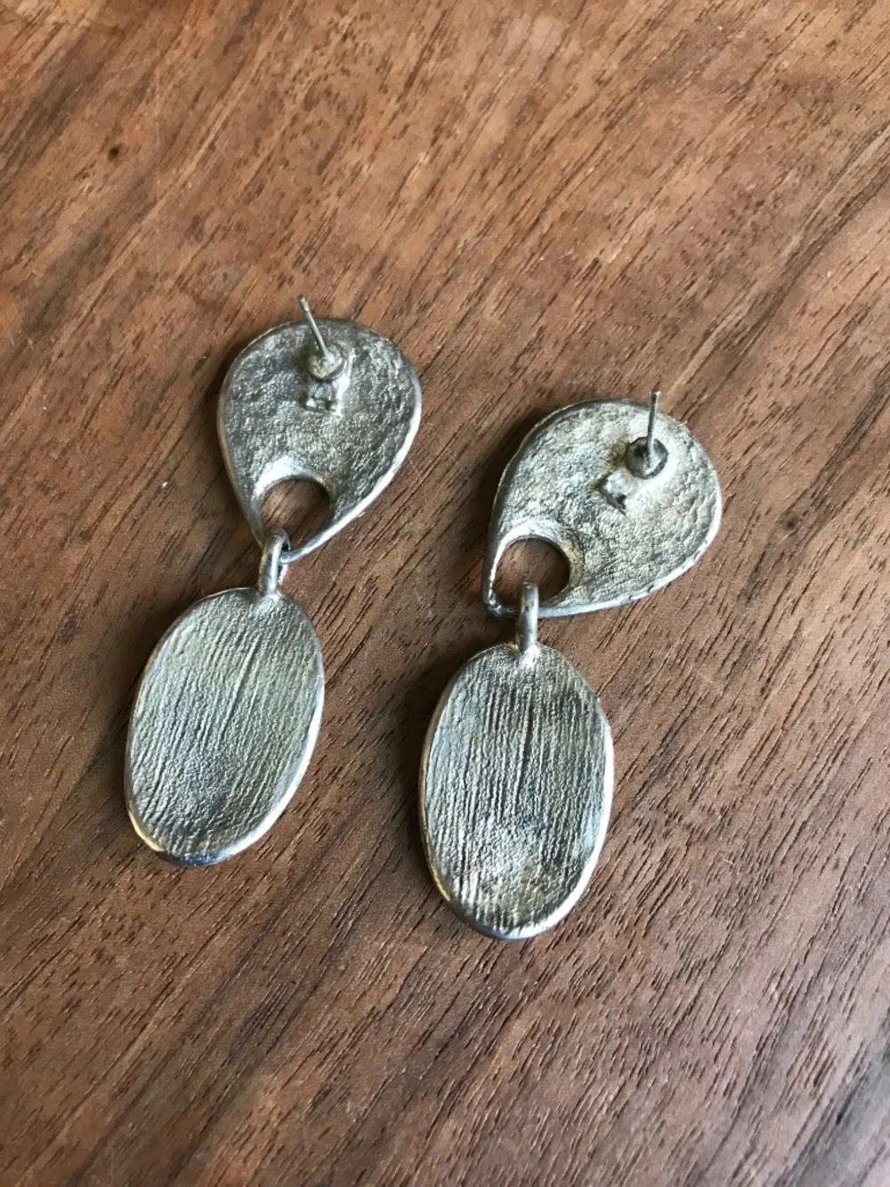 Vintage Gold-Tone Cream Enamel Dangle Earrings Pierced 80s Statement‎